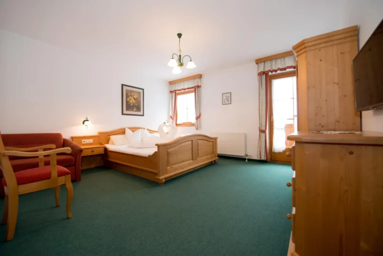 DZ Gailtalblick_AP Dolomitenblick Schlafzimmer1
