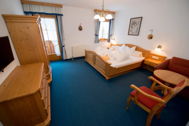 DZ Gailtalblick_AP Dolomitenblick Schlafzimmer5